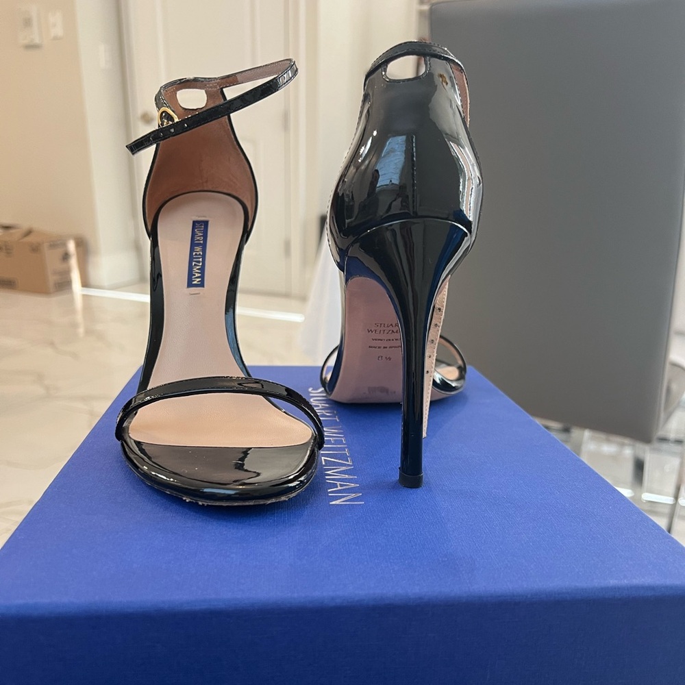 Stuart weitzman Nudistsong Sandal in Black Patent